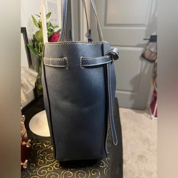 Michael Kors Navy Blue Tote Bag - Picture 12 of 16